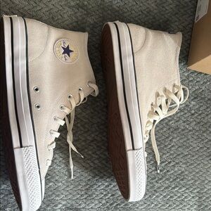 Converse suede High-Tops in Off-White size 11.5
